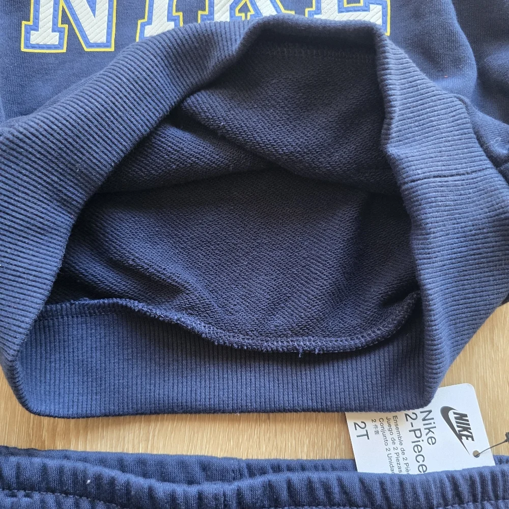 Nike Boys Color Block Hoodie and Jogger Pants 2- Piece Set